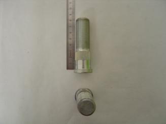 Radbolzen M22x1.5x79 FAD 