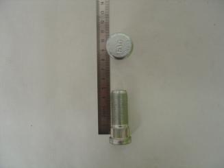 Radbolzen M18x1.5x50mm 