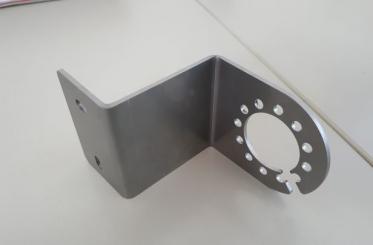 Halter  für Steckdose 