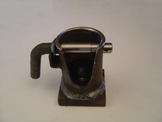 Kipplagerpfanne mit Bolzen Zylindrisch links 