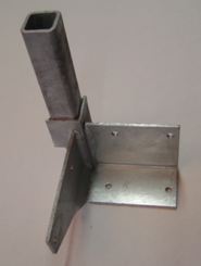 Eckpfostenhalter rechts zu Alu-Brücke System 90 